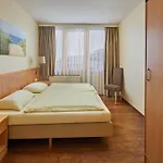 Im Freizeitpark Weissenhaeuser Appartement *